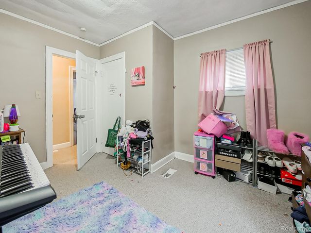 4826 Yorkshire Road, Detroit, MI 48224