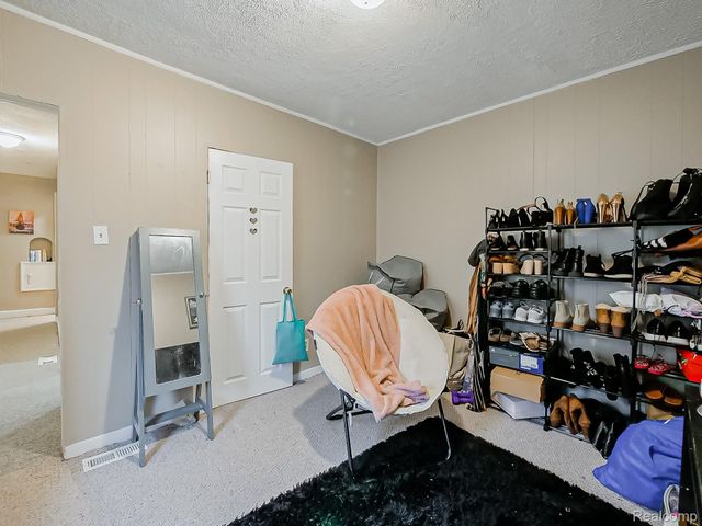 4826 Yorkshire Road, Detroit, MI 48224