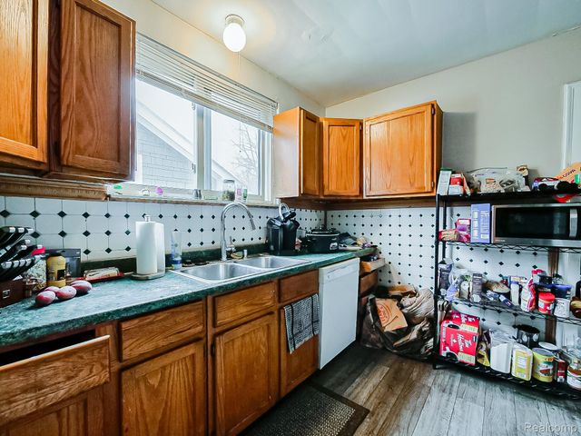 4826 Yorkshire Road, Detroit, MI 48224