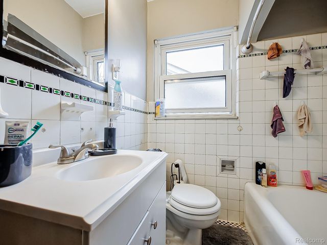 4826 Yorkshire Road, Detroit, MI 48224