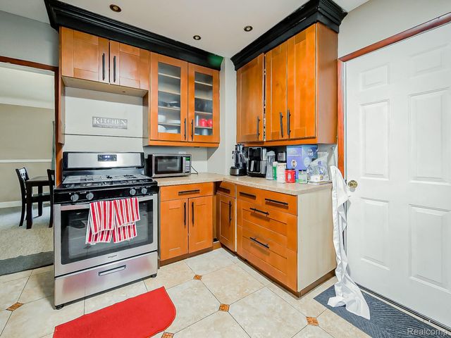 4826 Yorkshire Road, Detroit, MI 48224