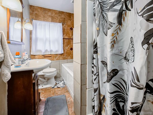 4826 Yorkshire Road, Detroit, MI 48224