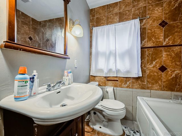 4826 Yorkshire Road, Detroit, MI 48224