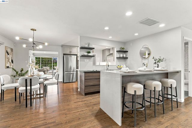 38454 Glenview Dr, Fremont, CA 94536