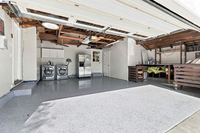 38454 Glenview Dr, Fremont, CA 94536