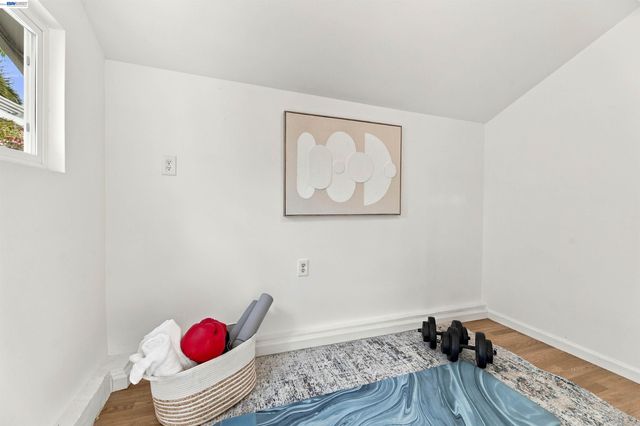 38454 Glenview Dr, Fremont, CA 94536
