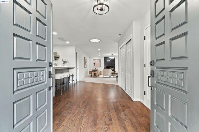 38454 Glenview Dr, Fremont, CA 94536