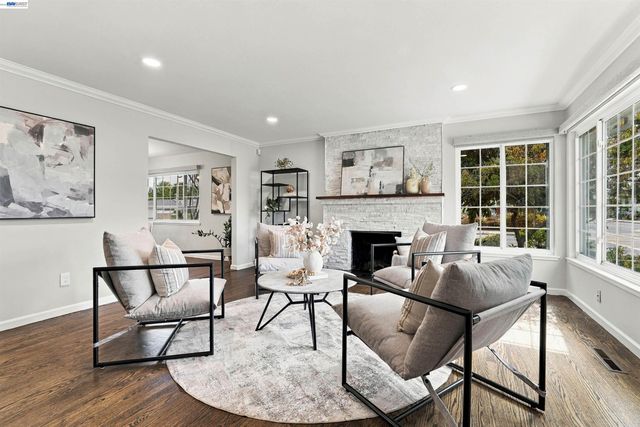38454 Glenview Dr, Fremont, CA 94536