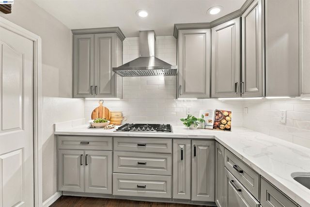 38454 Glenview Dr, Fremont, CA 94536