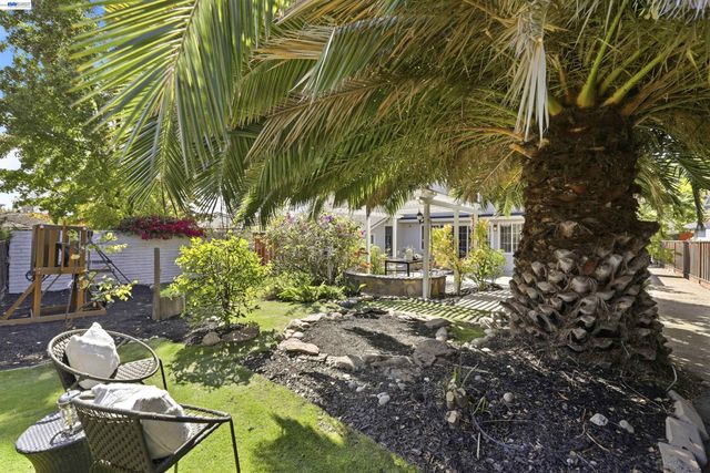 38454 Glenview Dr, Fremont, CA 94536