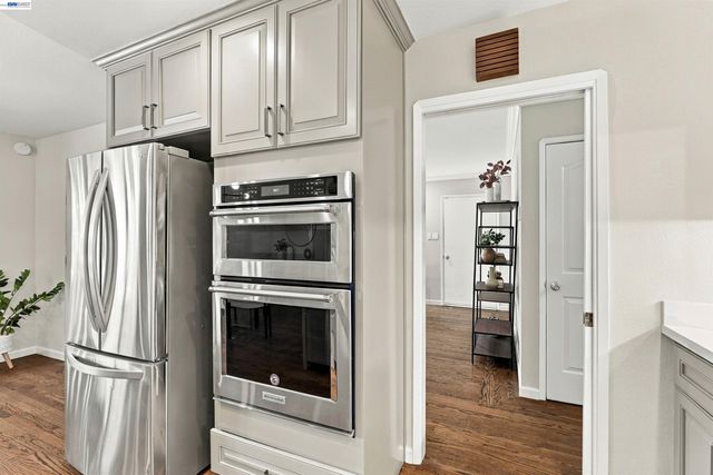 38454 Glenview Dr, Fremont, CA 94536