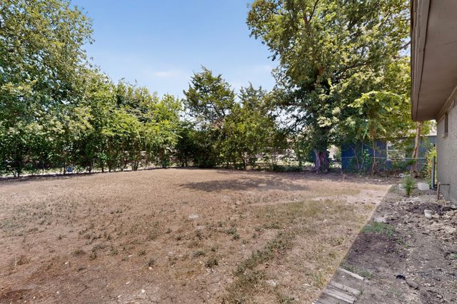 1313 Crockett Street, Garland, TX 75040