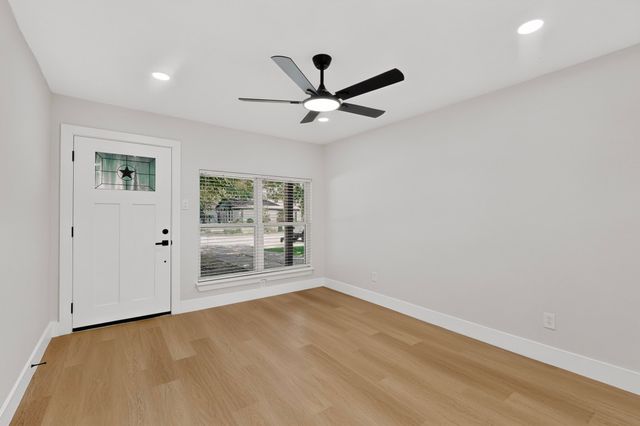 1313 Crockett Street, Garland, TX 75040