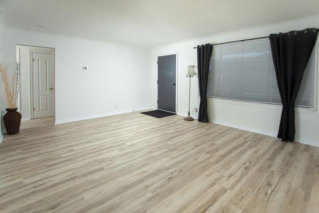 727 Gray Ave, Yuba City, CA 95991