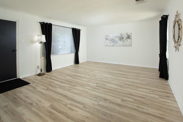 727 Gray Ave, Yuba City, CA 95991