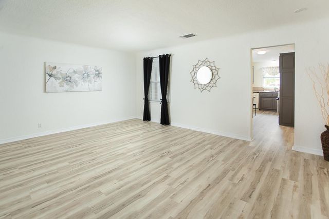 727 Gray Ave, Yuba City, CA 95991