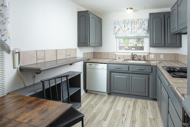 727 Gray Ave, Yuba City, CA 95991