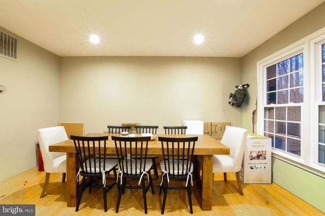 7966 HIDDEN BRIDGE DR, Springfield, VA 22153