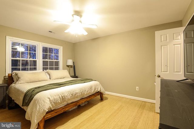 7966 HIDDEN BRIDGE DR, Springfield, VA 22153