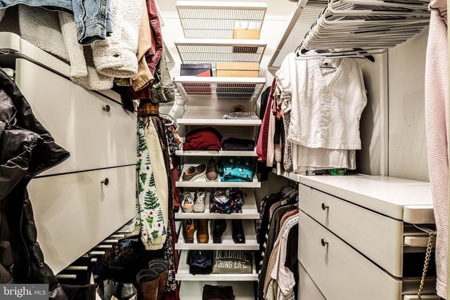 7966 HIDDEN BRIDGE DR, Springfield, VA 22153