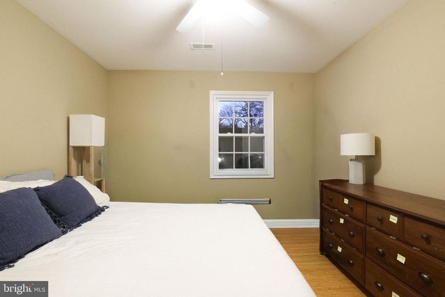 7966 HIDDEN BRIDGE DR, Springfield, VA 22153