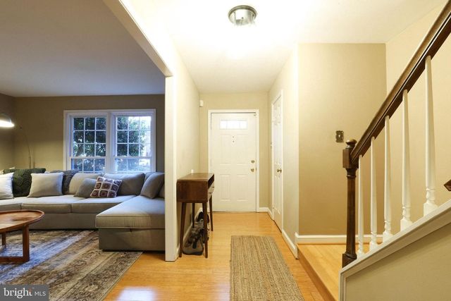 7966 HIDDEN BRIDGE DR, Springfield, VA 22153