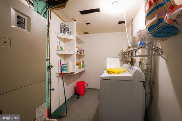 7966 HIDDEN BRIDGE DR, Springfield, VA 22153