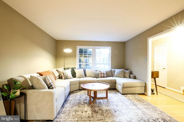 7966 HIDDEN BRIDGE DR, Springfield, VA 22153