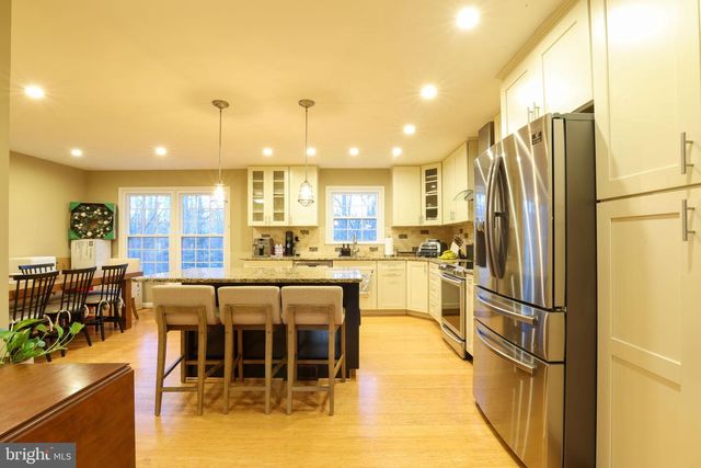 7966 HIDDEN BRIDGE DR, Springfield, VA 22153