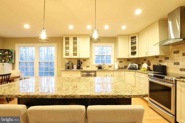 7966 HIDDEN BRIDGE DR, Springfield, VA 22153