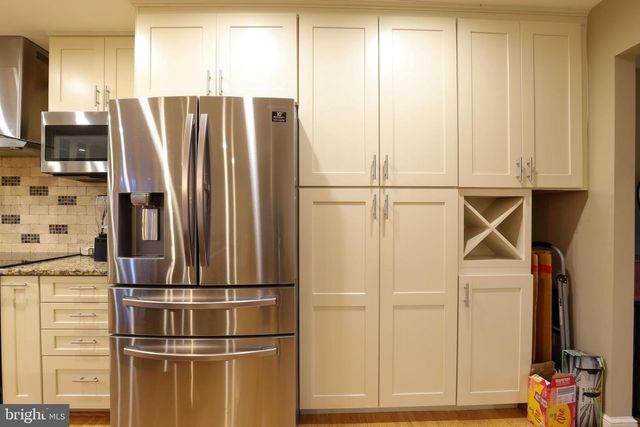 7966 HIDDEN BRIDGE DR, Springfield, VA 22153