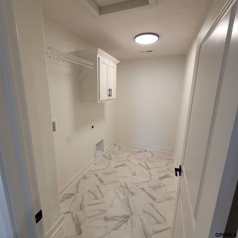 19826 Cinnamon Street, Gretna, NE 68135