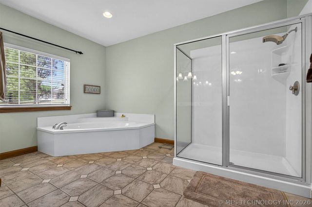 9917 E Shadowlake Drive, Claremore, OK 74017