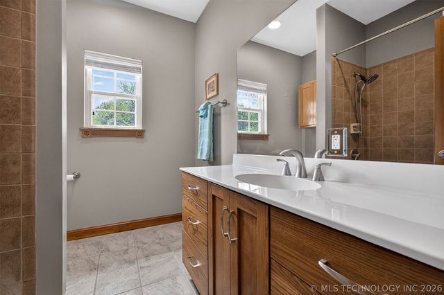 9917 E Shadowlake Drive, Claremore, OK 74017