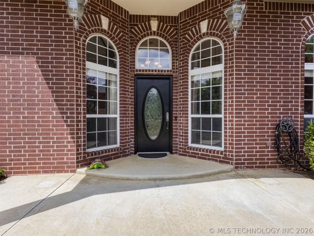 9917 E Shadowlake Drive, Claremore, OK 74017