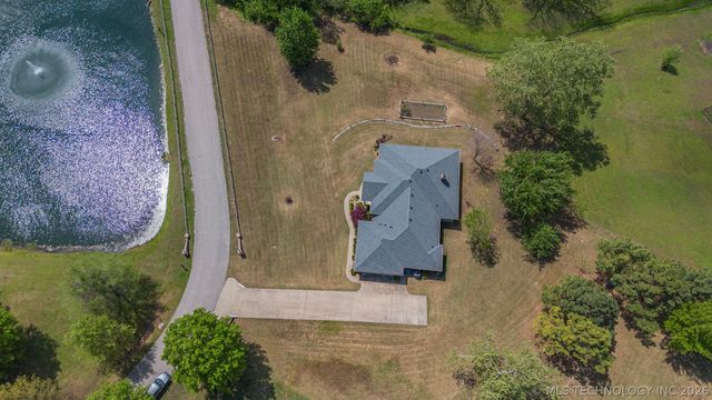 9917 E Shadowlake Drive, Claremore, OK 74017