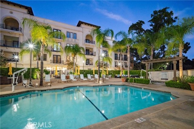 23500 Park Sorrento D21, Calabasas, CA 91302