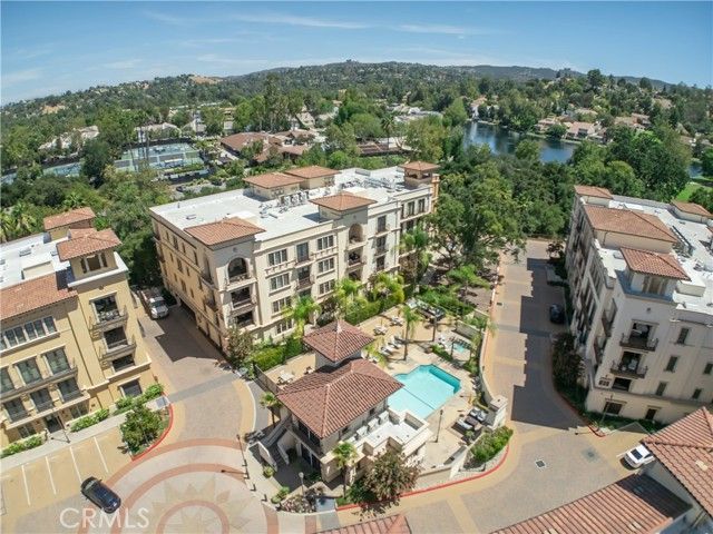 23500 Park Sorrento D21, Calabasas, CA 91302