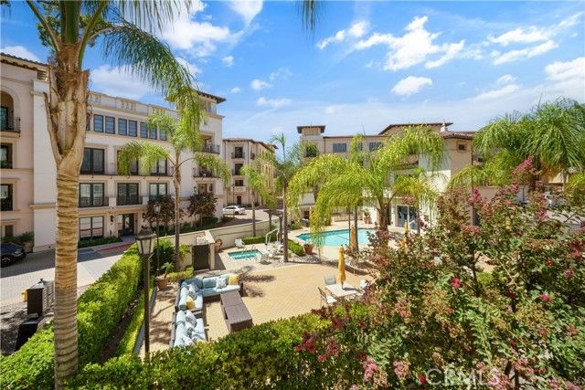 23500 Park Sorrento D21, Calabasas, CA 91302