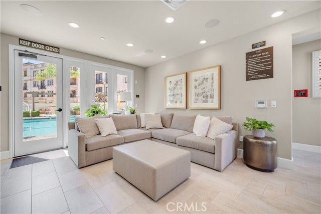 23500 Park Sorrento D21, Calabasas, CA 91302