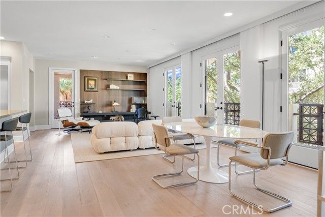 23500 Park Sorrento D21, Calabasas, CA 91302