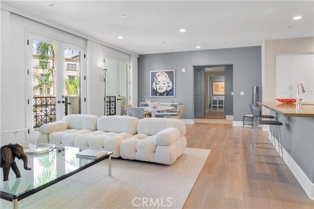 23500 Park Sorrento D21, Calabasas, CA 91302