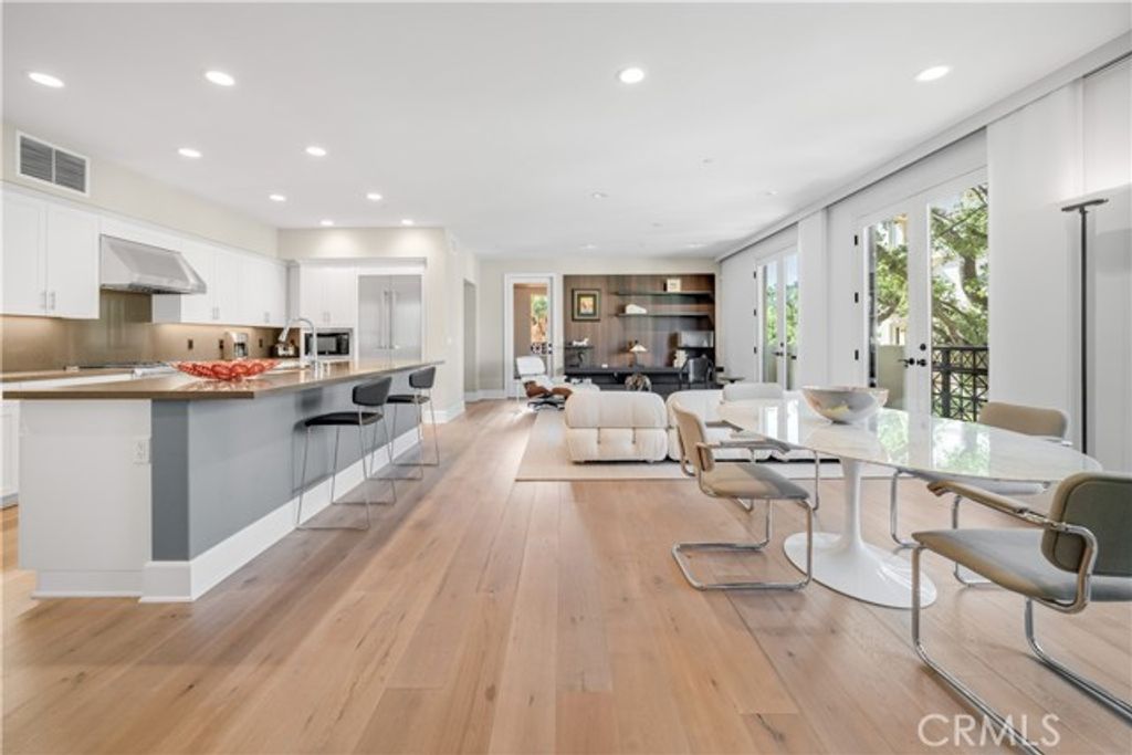 23500 Park Sorrento D21, Calabasas, CA 91302