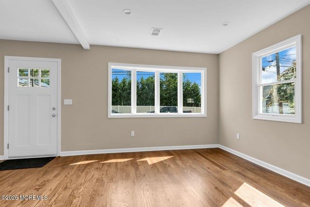 18 Maple Avenue A, Eatontown, NJ 07724