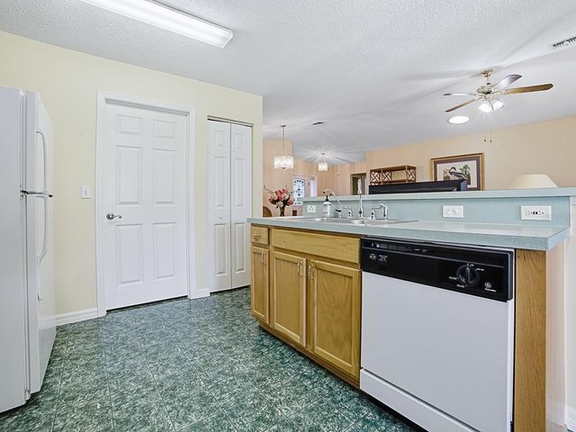 32914 CROOKED OAKS LANE, Leesburg, FL 34748