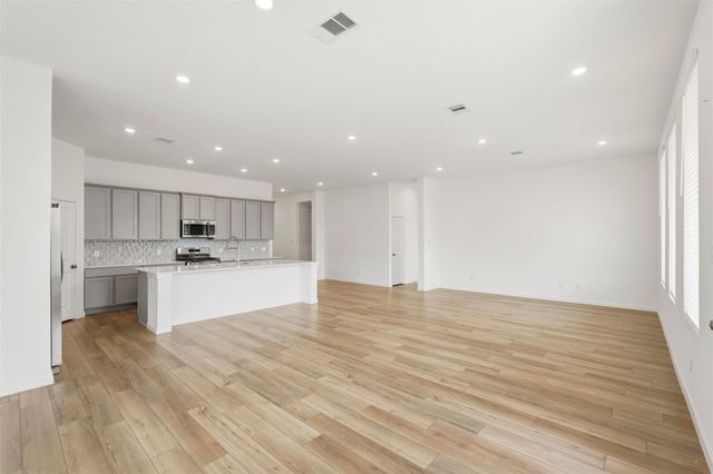 6407 Amberwood Drive, League City, TX 77573
