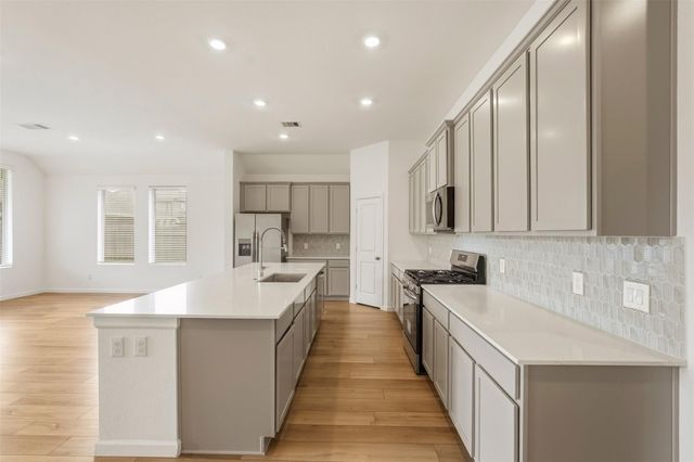 6407 Amberwood Drive, League City, TX 77573