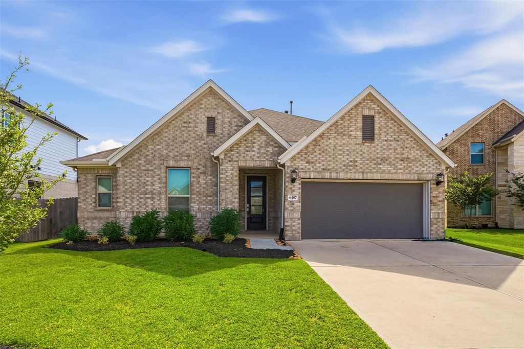 6407 Amberwood Drive, League City, TX 77573