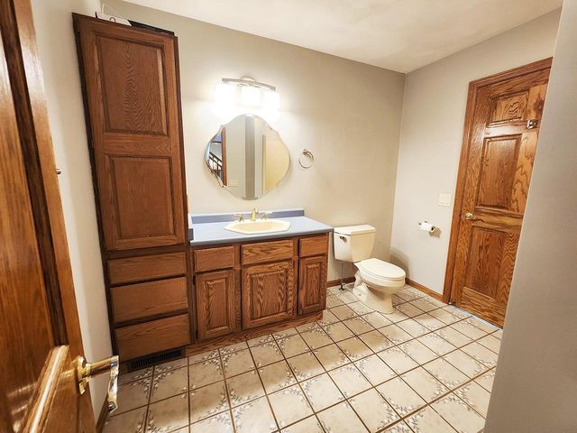 4230 N Juniper Drive, Janesville, WI 53545