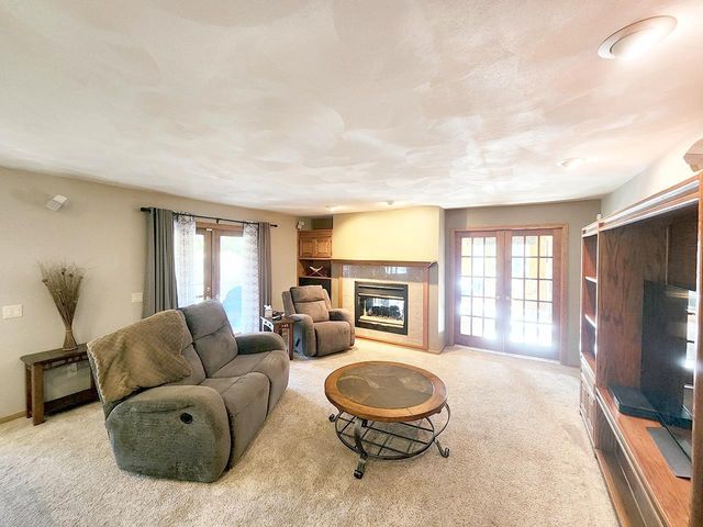 4230 N Juniper Drive, Janesville, WI 53545